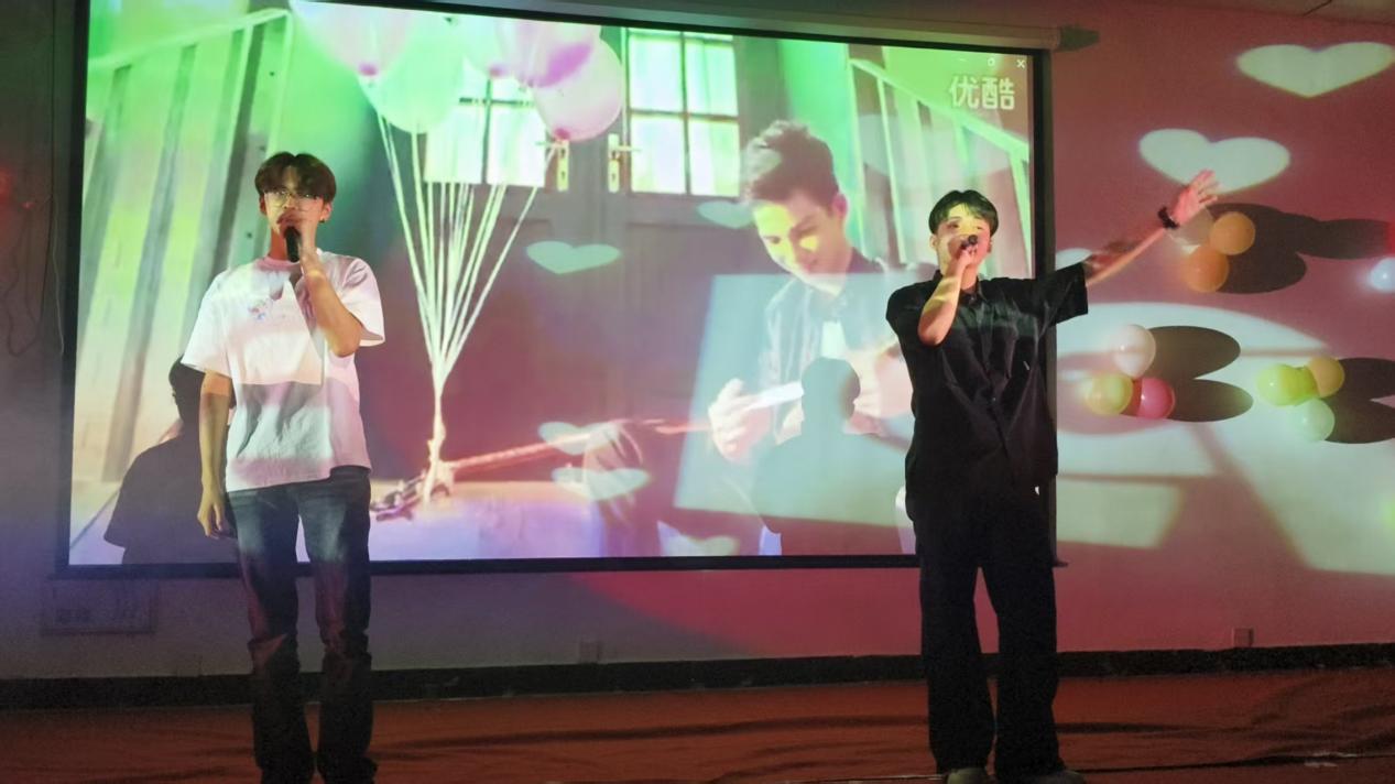 fcdfec6425691a6c46427ed543c72cd2