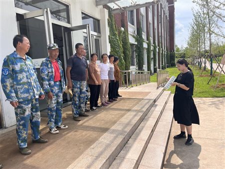 8de8b8293482a00f1efb1f0c4b10638